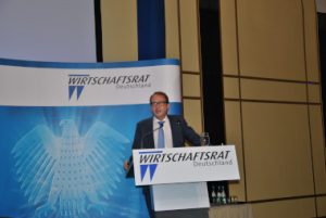 Wirtschaftstag 2016 Europa in der Zeitenwende Europa. Forum Mobilität 4.0: Alexander Dobrindt, Bundesminister für Verkehr und digitale Infrastruktur, sieht Deutschland als internationalen Technologietreiber und verlangt mehr digitales Selbstbewußtsein.